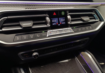 Подержанный автомобиль BMW X6 2020 года (19 фото)