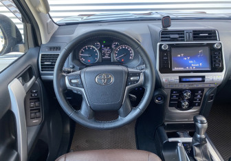 Подержанный автомобиль Toyota Land Cruiser Prado 2019 года (14 фото)