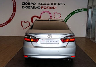 Подержанный автомобиль Toyota Camry Sedan 2015 года (5 фото)