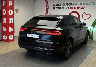 Подержанный автомобиль Audi Q8 2020 года (4 фото)
