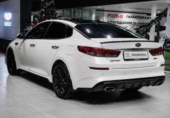 Подержанный автомобиль Kia Optima Sedan 2018 года (6 фото)