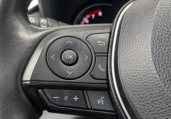 Подержанный автомобиль Toyota RAV4 2022 года (18 фото)