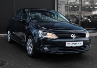 Подержанный автомобиль Volkswagen Jetta Sedan 2011 года (3 фото)