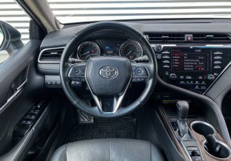 Подержанный автомобиль Toyota Camry Sedan 2018 года (16 фото)