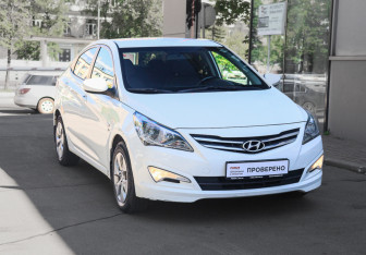 Подержанный автомобиль Hyundai Solaris Sedan 2015 года (3 фото)