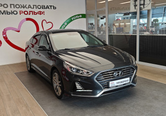 Подержанный автомобиль Hyundai Sonata 2018 года (3 фото)