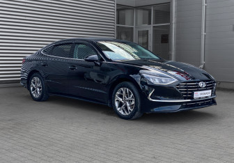 Подержанный автомобиль Hyundai Sonata 2021 года (3 фото)