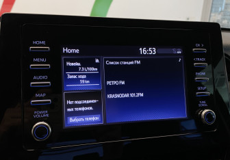 Подержанный автомобиль Toyota Camry Sedan 2021 года (20 фото)