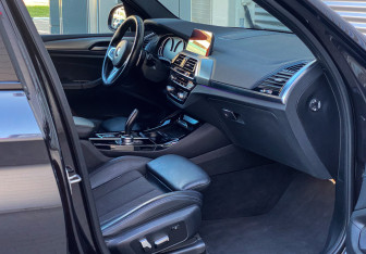 Подержанный автомобиль BMW X3 2020 года (10 фото)