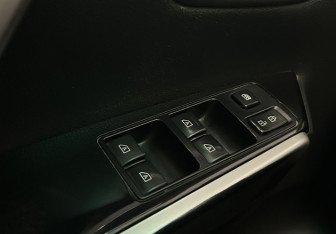 Подержанный автомобиль Mitsubishi Montero Sport 2023 года (21 фото)