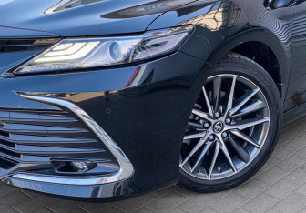 Подержанный автомобиль Toyota Camry Sedan 2023 года (4 фото)