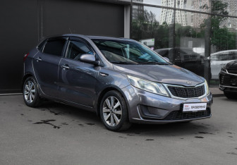 Подержанный автомобиль Kia Rio Hatchback 2013 года (3 фото)