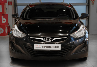 Подержанный автомобиль Hyundai Elantra Sedan 2015 года (2 фото)