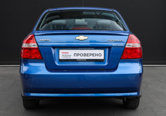 Подержанный автомобиль Chevrolet Aveo Sedan 2007 года (5 фото)