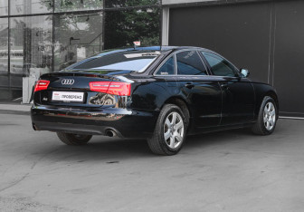 Подержанный автомобиль Audi A6 Sedan 2011 года (4 фото)