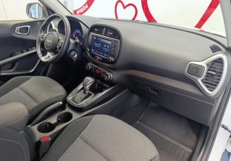 Подержанный автомобиль Kia Soul 2022 года (7 фото)