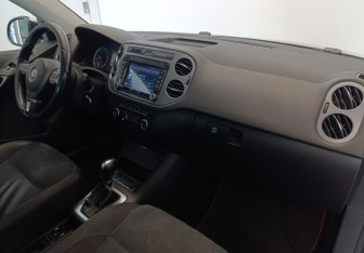 Подержанный автомобиль Volkswagen Tiguan 2012 года (15 фото)