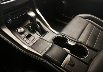 Подержанный автомобиль Lexus NX 2019 года (11 фото)