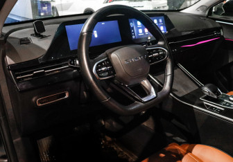 Подержанный автомобиль Omoda C5 2023 года (20 фото)