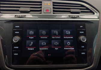 Подержанный автомобиль Volkswagen Tiguan 2020 года (18 фото)
