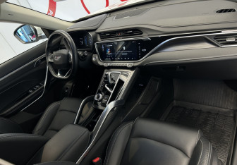 Подержанный автомобиль Geely Atlas Pro 2022 года (11 фото)