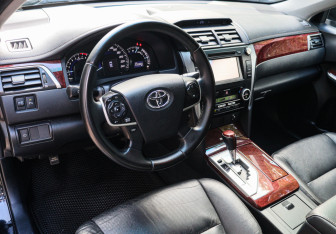 Подержанный автомобиль Toyota Camry Sedan 2012 года (12 фото)