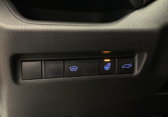 Подержанный автомобиль Toyota RAV4 2021 года (25 фото)