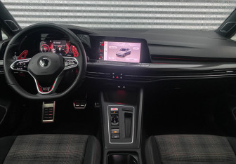 Подержанный автомобиль Volkswagen Golf GTI Hatchback 2021 года (9 фото)