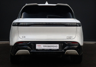 Подержанный автомобиль Voyah Free 2023 года (6 фото)