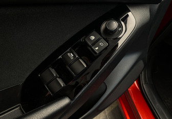 Подержанный автомобиль Mazda 3 Sedan 2017 года (15 фото)