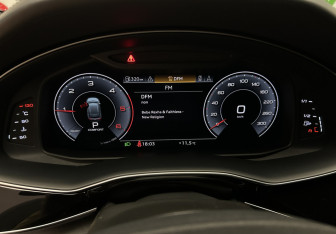 Подержанный автомобиль Audi Q8 2020 года (16 фото)