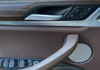 Подержанный автомобиль BMW X3 2021 года (17 фото)