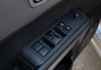 Подержанный автомобиль Nissan X-Trail 2008 года (14 фото)