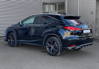 Подержанный автомобиль Lexus RX 2021 года (7 фото)