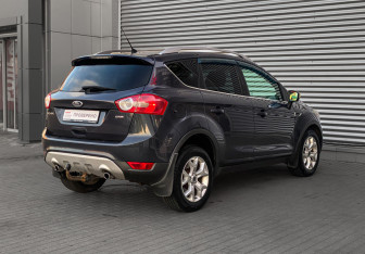 Подержанный автомобиль Ford Kuga 2011 года (5 фото)