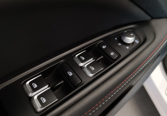 Подержанный автомобиль Geely Tugella 2022 года (13 фото)