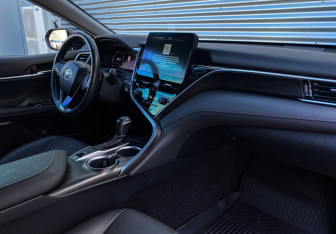 Подержанный автомобиль Toyota Camry Sedan 2023 года (10 фото)