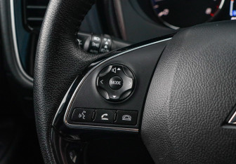 Подержанный автомобиль Mitsubishi Outlander 2018 года (27 фото)