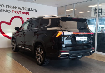 Подержанный автомобиль Geely Okavango 2024 года (6 фото)