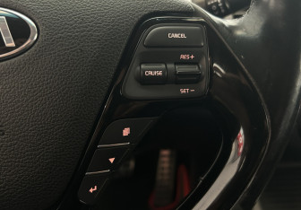 Подержанный автомобиль Kia Cerato Sedan 2017 года (13 фото)