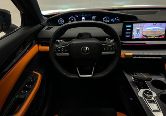 Подержанный автомобиль Changan UNI-V 2023 года (24 фото)