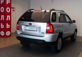 Подержанный автомобиль Kia Sportage 2009 года (4 фото)
