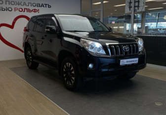Подержанный автомобиль Toyota Land Cruiser Prado 2012 года (3 фото)