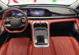 Подержанный автомобиль Exeed RX 2023 года (11 фото)