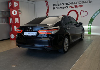 Подержанный автомобиль Toyota Camry Sedan 2019 года (4 фото)