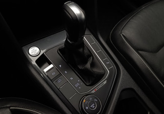 Подержанный автомобиль Volkswagen Tiguan 2018 года (16 фото)