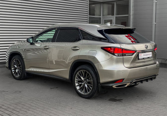 Подержанный автомобиль Lexus RX 2020 года (6 фото)