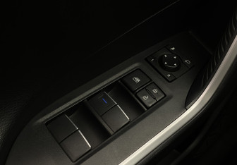 Подержанный автомобиль Toyota RAV4 2021 года (24 фото)