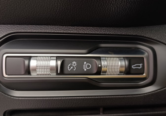 Подержанный автомобиль Geely Okavango 2023 года (17 фото)