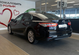Подержанный автомобиль Toyota Camry Sedan 2020 года (6 фото)